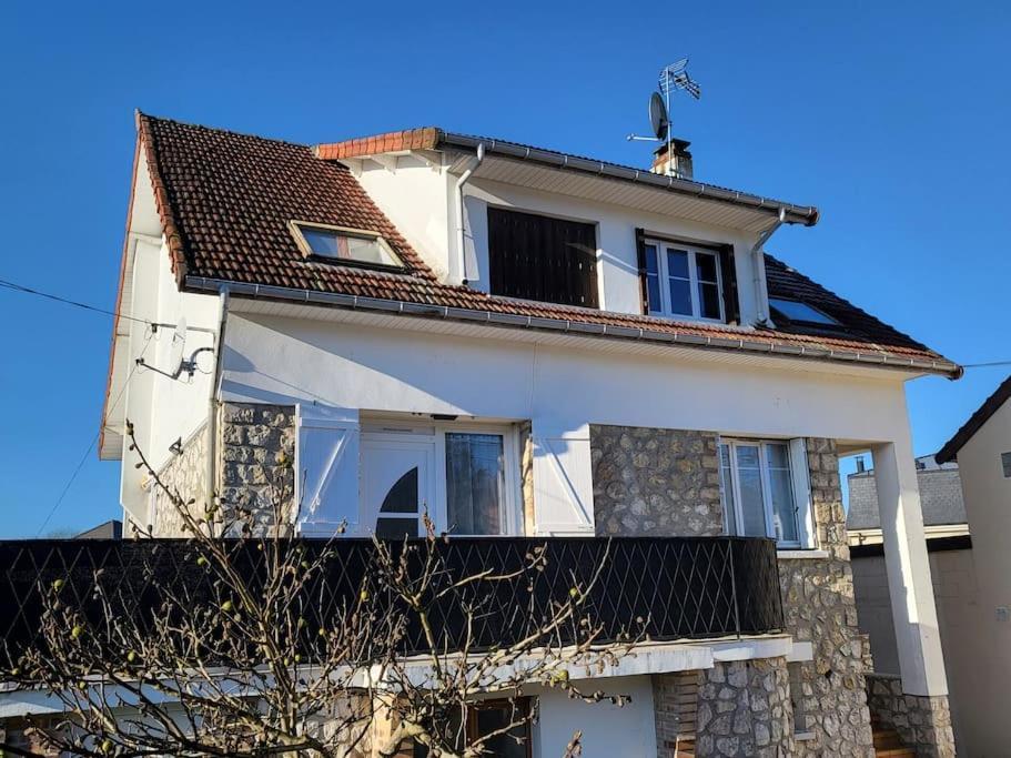 Le Repozoir, Une Halte Entre Paris Et Disneyland Exterior foto